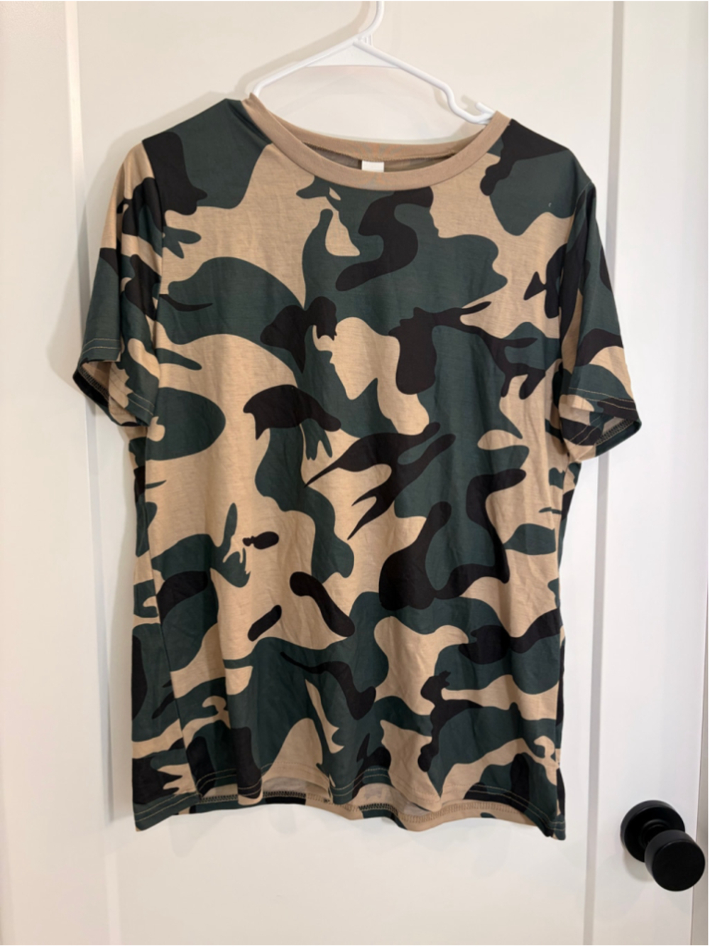 NWT BMJL Camo Print Soft Crewneck T-Shirt – Women’s Size Large (L)